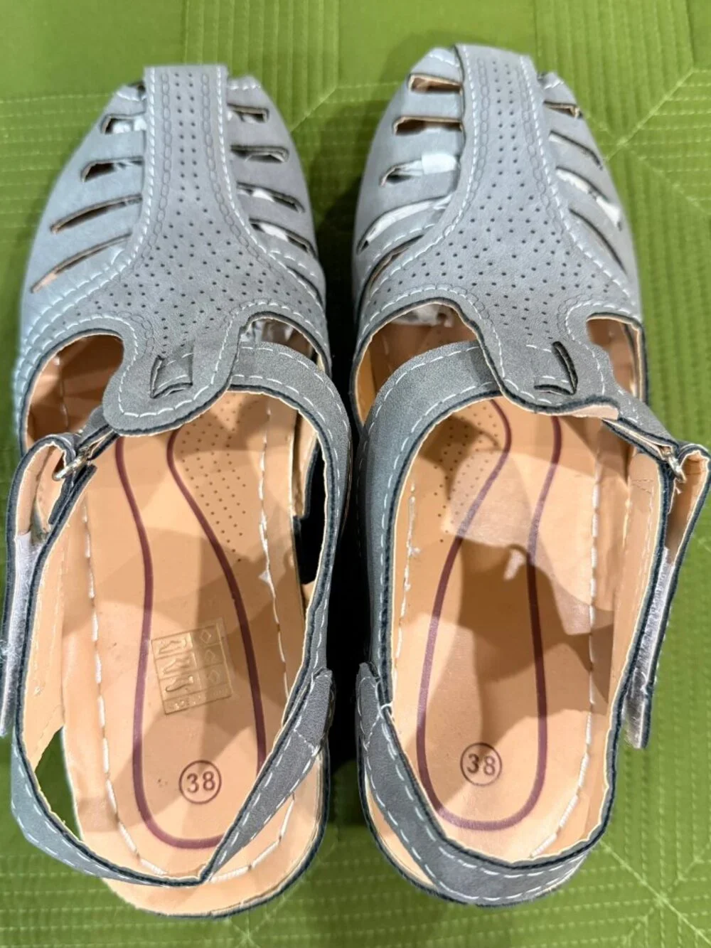 NEW Women's Gray Sandals
